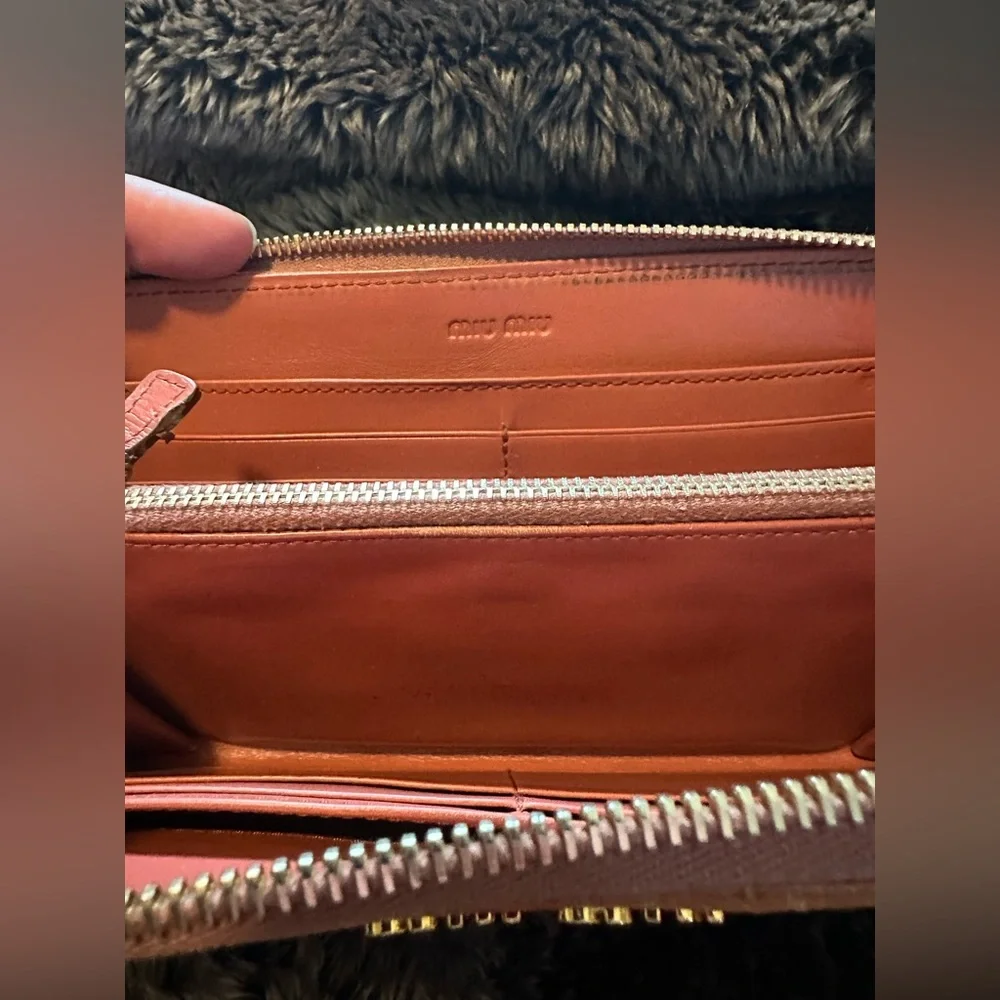 Miu Miu Brown Croc Embossed Wallet - Picture 3 of 6
